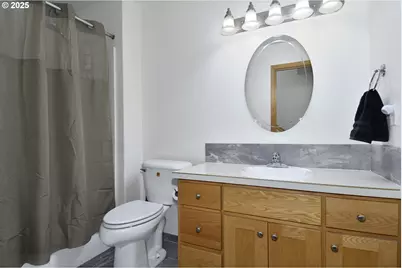 2036 NW Woodland Dr, McMinnville, OR 97128 - Photo 23