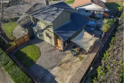 1205 NW Littlewood Ct, Roseburg, OR 97471 - Photo 21