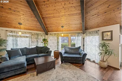 1205 NW Littlewood Ct, Roseburg, OR 97471 - Photo 3