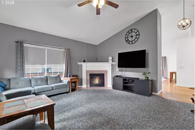 3392 Falcon Dr, Springfield, OR 97477 - Photo 7