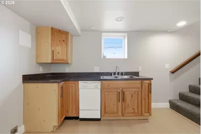 1802 8th St, Tillamook, OR 97141 - Photo 27