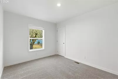 601 1/2 Helton St, Castle Rock, WA 98611 - Photo 17