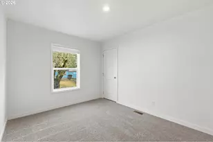 601 1/2 Helton St, Castle Rock, WA 98611 - Photo 17