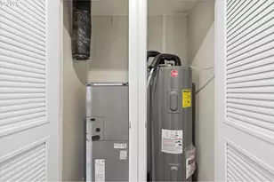 601 1/2 Helton St, Castle Rock, WA 98611 - Photo 15