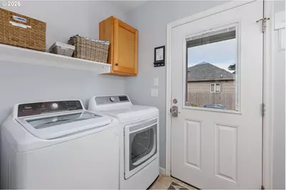 589 W Olive St, Newport, OR 97365 - Photo 29