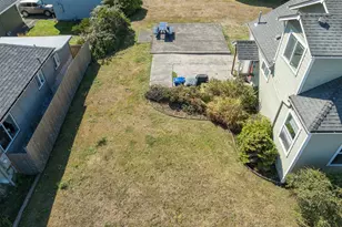 589 W Olive St, Newport, OR 97365 - Photo 37