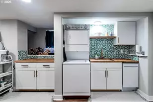 8243 NE Hassalo St, Portland, OR 97220 - Photo 31