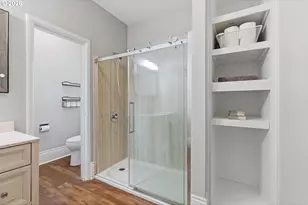 8243 NE Hassalo St, Portland, OR 97220 - Photo 17