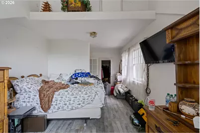 10140 SE Division St, Portland, OR 97266 - Photo 15