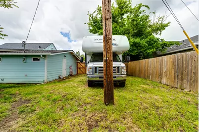 525 21st St, Springfield, OR 97477 - Photo 29