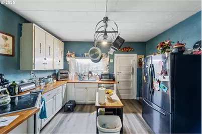 51014 Dement Creek Rd, Myrtle Point, OR 97458 - Photo 13