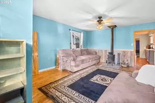 945 NE Commercial St, Waldport, OR 97394 - Photo 5