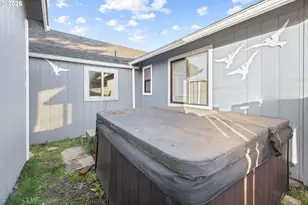 945 NE Commercial St, Waldport, OR 97394 - Photo 23