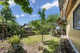 526 S 3rd St, Springfield, OR 97477 - Photo 37