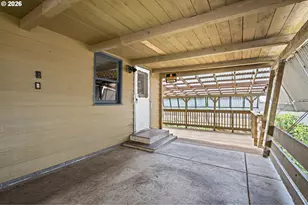526 S 3rd St, Springfield, OR 97477 - Photo 43