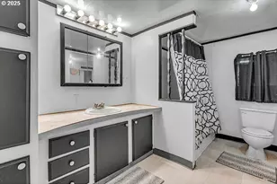 4882 NE Lancaster Dr, Salem, OR 97305 - Photo 25