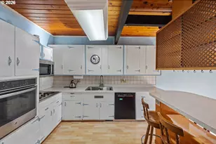 87463 McTimmons Ln, Bandon, OR 97411 - Photo 15