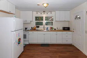 166 Iowa St, Eugene, OR 97402 - Photo 9