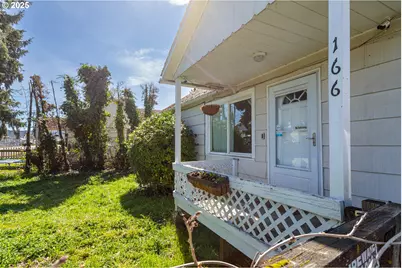166 Iowa St, Eugene, OR 97402 - Photo 3