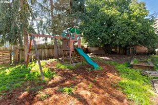 166 Iowa St, Eugene, OR 97402 - Photo 17