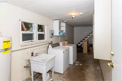 166 Iowa St, Eugene, OR 97402 - Photo 15