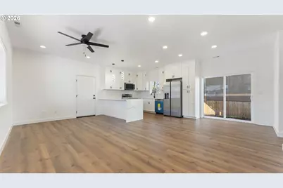 141 NE D St, Willamina, OR 97396 - Photo 5