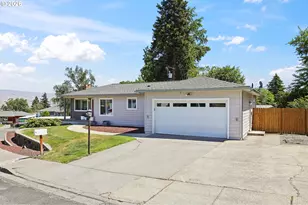 705 E 21st Pl, The Dalles, OR 97058 - Photo 3