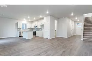 9355 SE Crystal Rose St, Happy Valley, OR 97086 - Photo 7