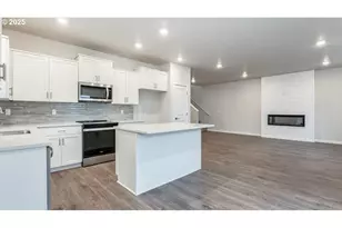 9355 SE Crystal Rose St, Happy Valley, OR 97086 - Photo 11