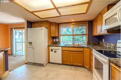 18130 Trevor Ct, Gladstone, OR 97027 - Photo 11