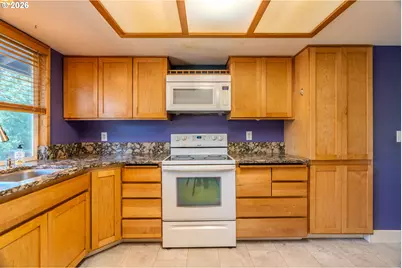 18130 Trevor Ct, Gladstone, OR 97027 - Photo 13