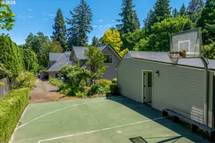 12643 S Iron Mountain Blvd, Portland, OR 97219 - Photo 41