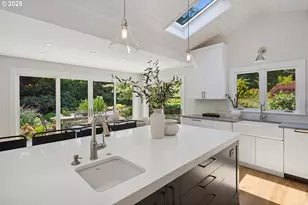 12643 S Iron Mountain Blvd, Portland, OR 97219 - Photo 15