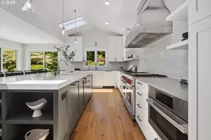 12643 S Iron Mountain Blvd, Portland, OR 97219 - Photo 13