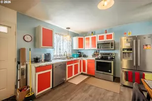 426 Ackerman Ave, Coos Bay, OR 97420 - Photo 15