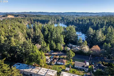 426 Ackerman Ave, Coos Bay, OR 97420 - Photo 33