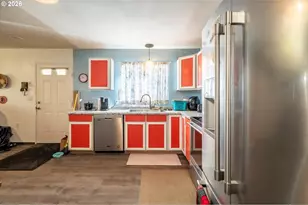 426 Ackerman Ave, Coos Bay, OR 97420 - Photo 13