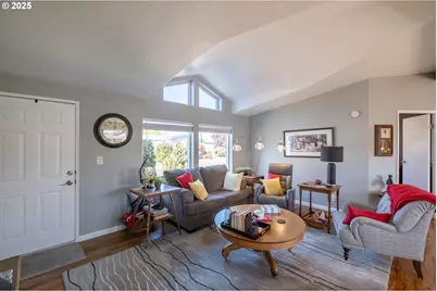 610 Vaughan Ln, Lebanon, OR 97355 - Photo 3