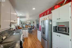 610 Vaughan Ln, Lebanon, OR 97355 - Photo 9