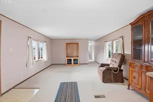 205 W Heintz St, Molalla, OR 97038 - Photo 7