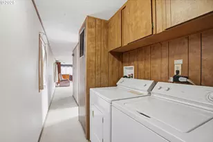 205 W Heintz St, Molalla, OR 97038 - Photo 13