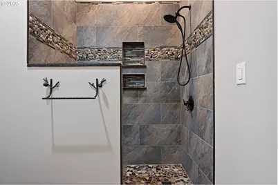 818 E Sierra Vista Dr, Newberg, OR 97132 - Photo 31