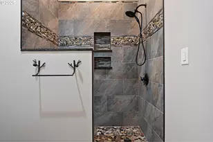 818 E Sierra Vista Dr, Newberg, OR 97132 - Photo 31