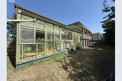 715 Jackson Ave, Coos Bay, OR 97420 - Photo 23