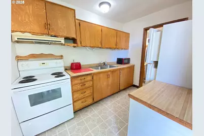 715 Jackson Ave, Coos Bay, OR 97420 - Photo 43