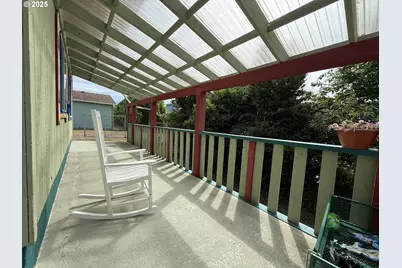715 Jackson Ave, Coos Bay, OR 97420 - Photo 25