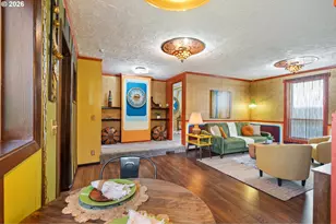 7070 NE 7th Pl, Portland, OR 97211 - Photo 9