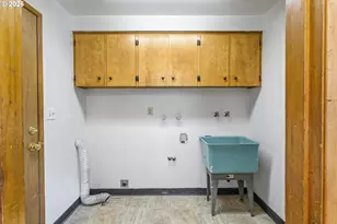 9370 SW Killarney Ln, Tualatin, OR 97062 - Photo 23