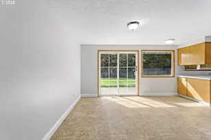 9370 SW Killarney Ln, Tualatin, OR 97062 - Photo 5