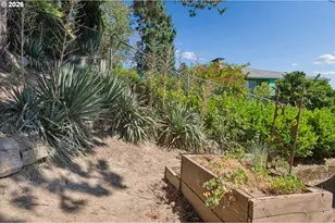 9505 NE Thompson St, Portland, OR 97220 - Photo 43